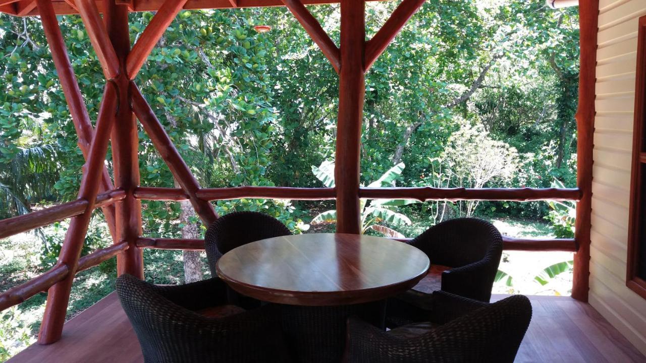 Bluff Beach Retreat Bocas Town Exterior photo