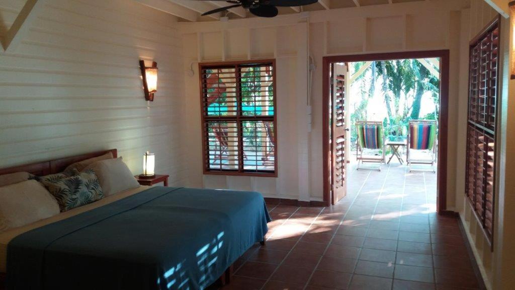 Bluff Beach Retreat Bocas Town Exterior photo