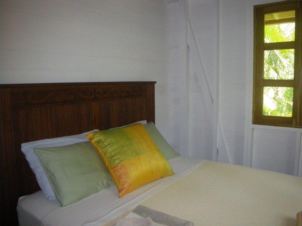 Bluff Beach Retreat Bocas Town Exterior photo