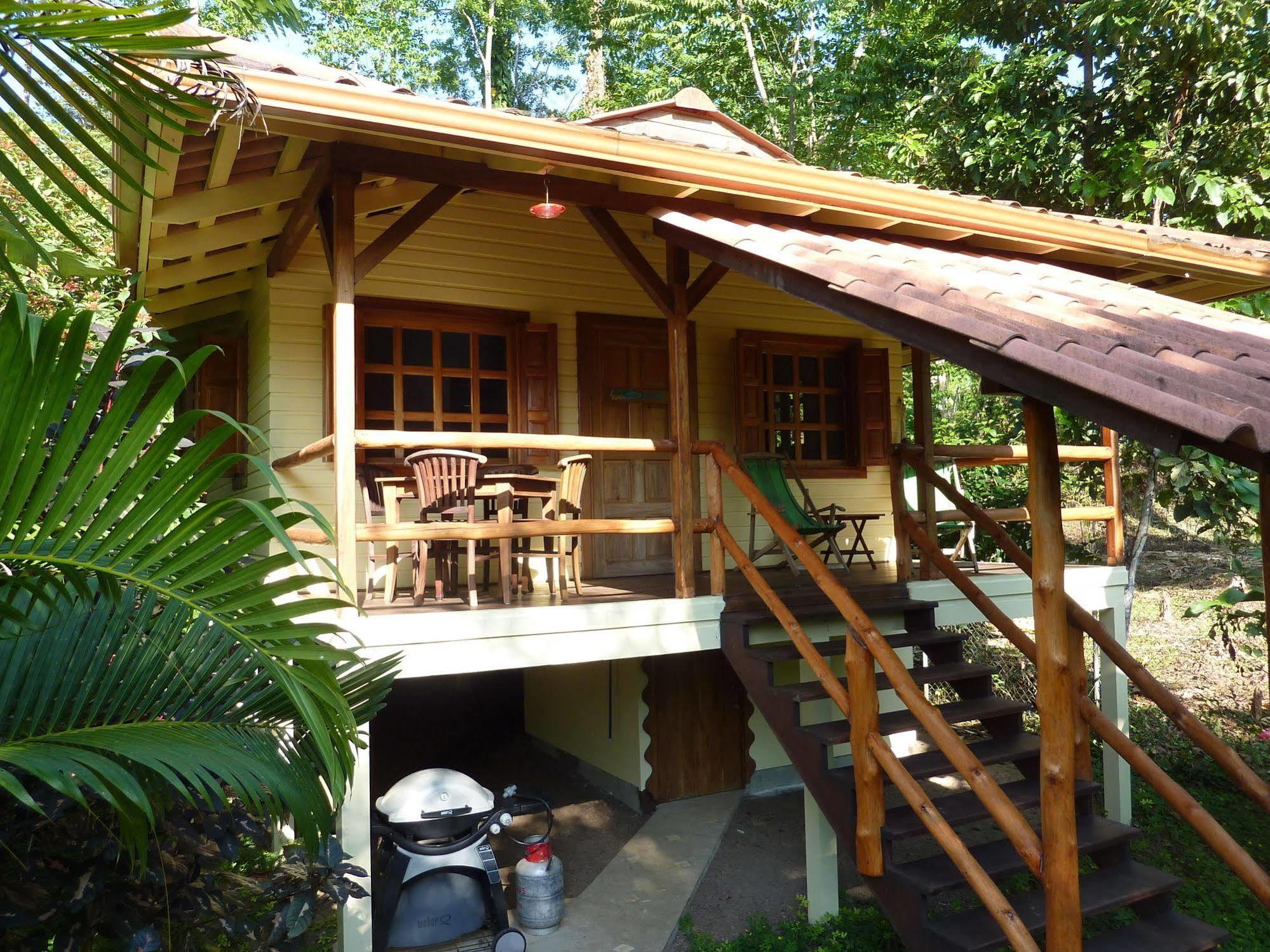 Bluff Beach Retreat Bocas Town Exterior photo